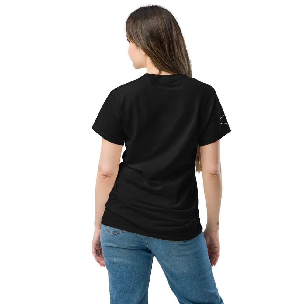 High quality and durable unisex t-shirt, elegant and sporty style.